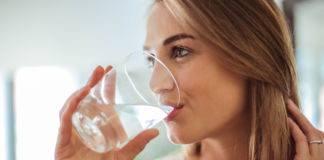 Wie viel Wasser sollte man trinken? Wasser trinken
