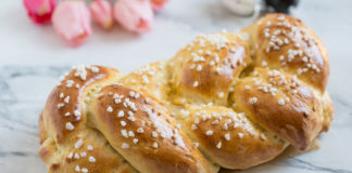 Hefezopf mit verschiedenen Füllungen Hefezopf