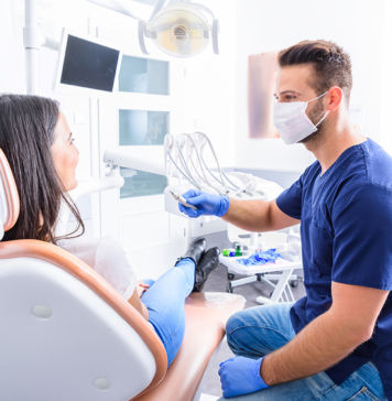 Fachartikel Zahnarzt: Prophylaxe und Corona Zahnarzt