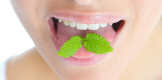 Mundgeruch: Wie entsteht er und was kann man tun? Mundgeruch