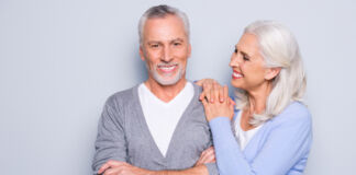 Knochen stärken und Zahnimplantate besser verankern Zahnimplantat